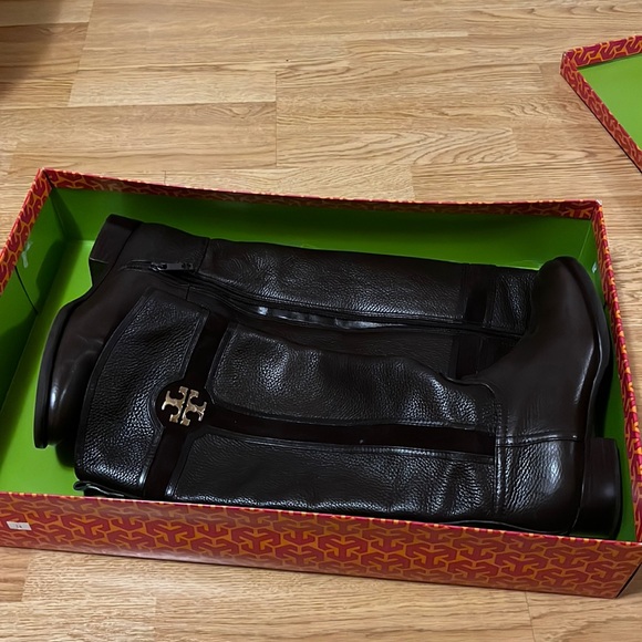 Tory Burch Alaina 30mm Boots - Picture 5 of 13